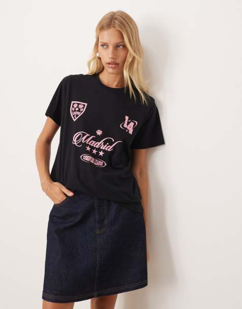 ASOS DESIGN – Regular-Fit-T-Shirt in Schwarz mit „Madrid"-Print im Fußball-Stil - view 1
