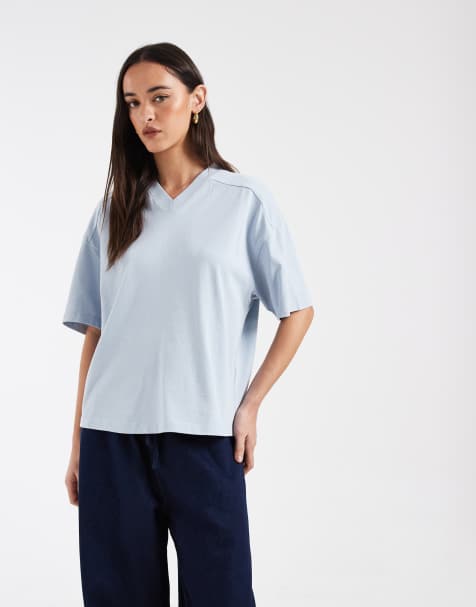 ASOS DESIGN – Regular-Fit-T-Shirt in verwaschenem Blau mit V-Ausschnitt - view 1