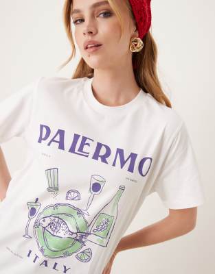 ASOS DESIGN - Regular Fit T-Shirt in Weiß mit „Palermo"-Print