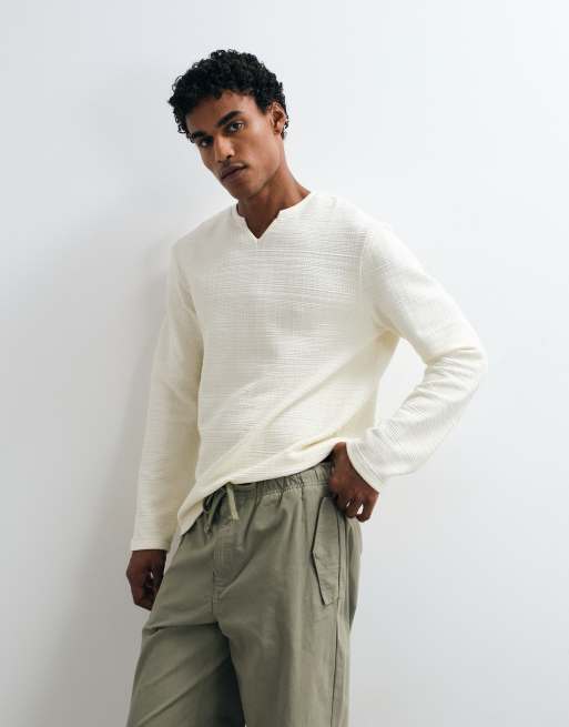 ASOS DESIGN regular fit t-shirt med notch-ringning i krämfärgad struktur, 4 av 10