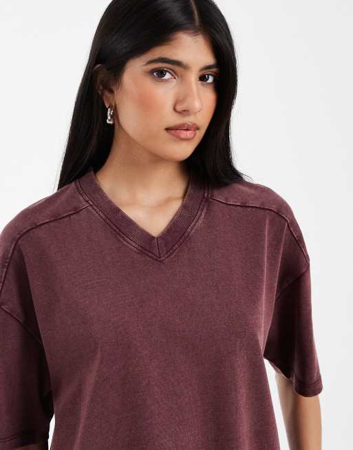 ASOS DESIGN - Regular-fit T-shirt met V-hals in bordeauxrood met wassing, 4 van 4