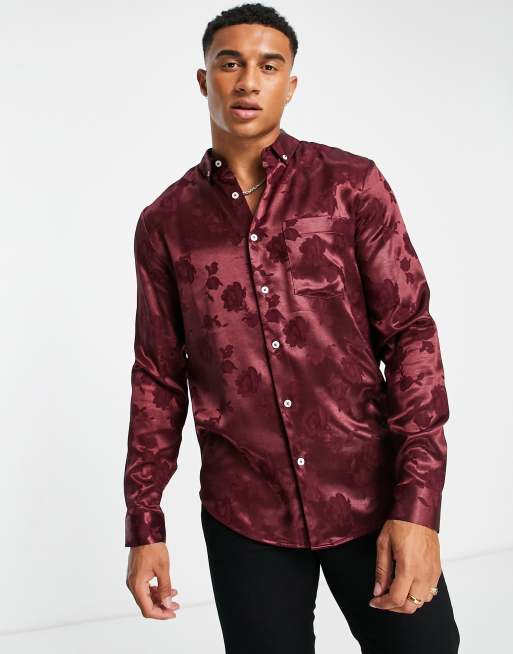 ASOS DESIGN – Regulär geschnittenes Hemd aus Satin-Jacquard in Burgunderrot mit Rosenmuster, 3 von 4