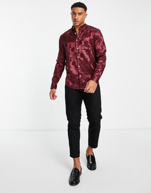 ASOS DESIGN – Regulär geschnittenes Hemd aus Satin-Jacquard in Burgunderrot mit Rosenmuster, 4 von 4