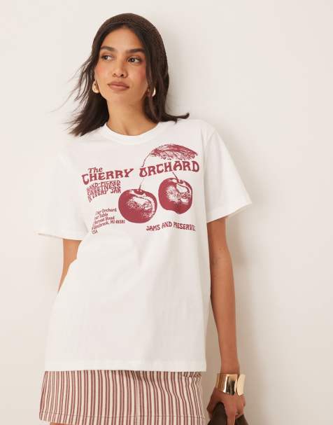 ASOS DESIGN – Regulär geschnittenes T-Shirt in Creme mit Cherry-Orchard-Grafik - view 1