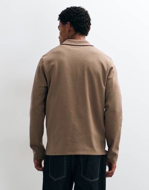 ASOS DESIGN regular poloshirt med reverskrave og lange ærmer i brun, 4 af 5