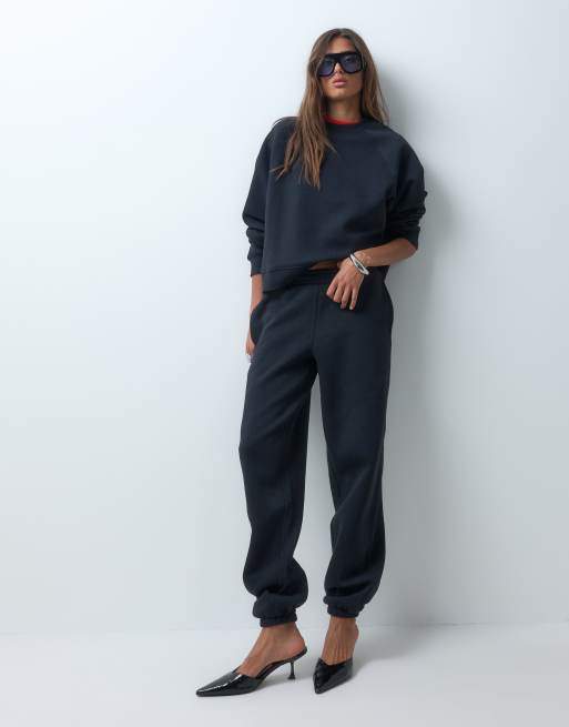 ASOS DESIGN Regular Raglan-Sweatshirt mit angerauter Innenseite in Schwarz, 2 von 5