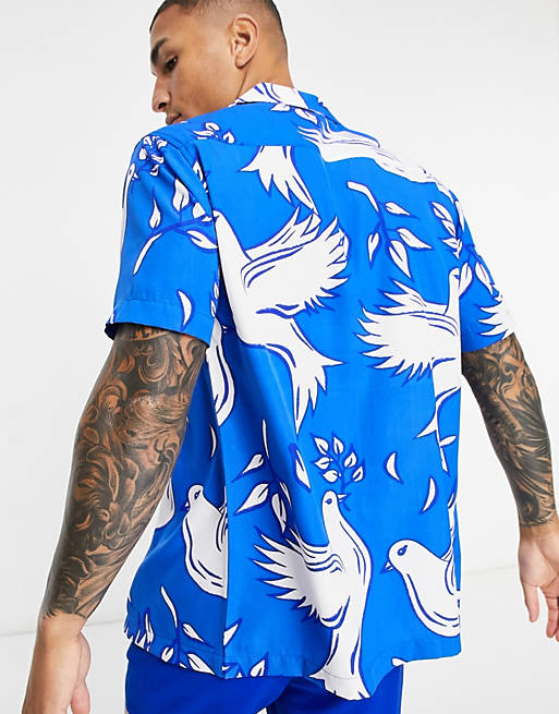 Men regular revere shirt in bird print 