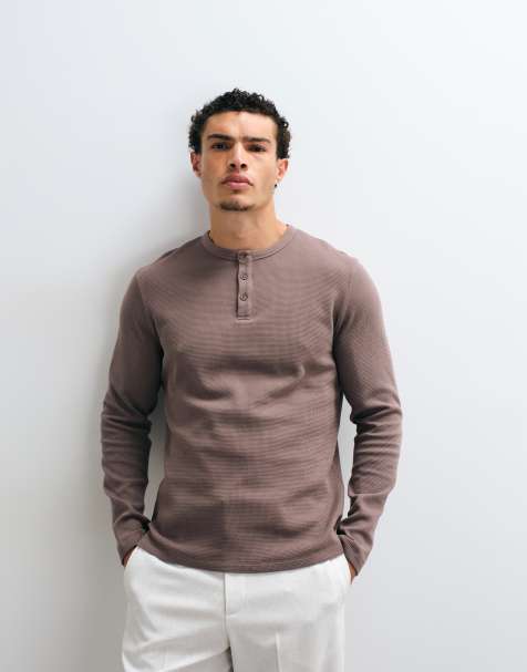 ASOS DESIGN regular t-shirt z długim rękawem i henley w brązową waflową strukturę - view 1