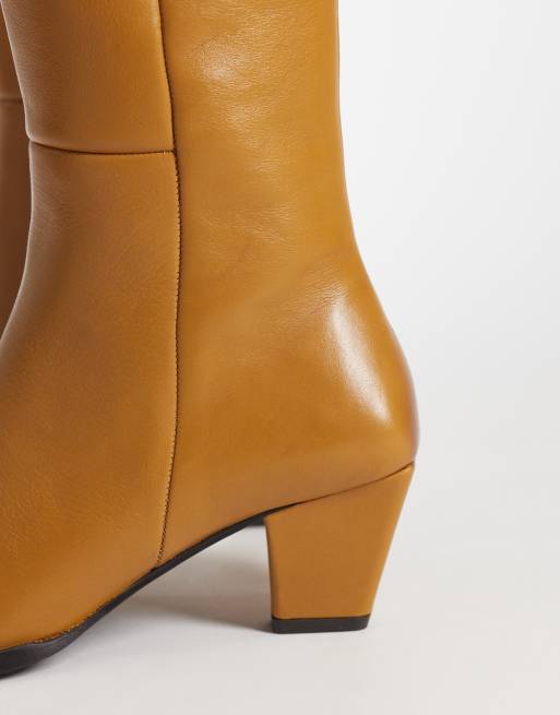 ASOS DESIGN – Reid – Hochwertige, schlichte Lederstiefel in Hellbraun mit mittelhohem Absatz, 2 von 4
