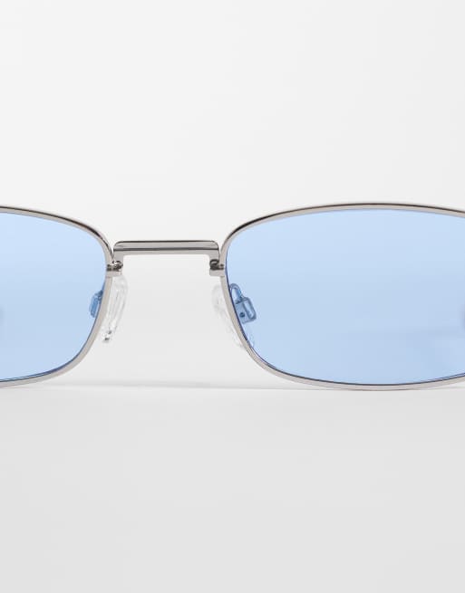 ASOS DESIGN rektangulära metallsolglasögon med lätt toning, silverfärgad båge och blå glas, 2 av 3