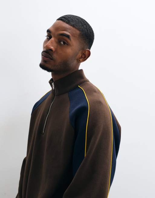 ASOS DESIGN Relaxed 1/4-Zip mit Cut-and-Sew-Einsätzen und Kontrastpaspelierung in Braun, 5 von 5