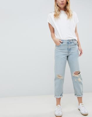 relaxed boyfriend jeans