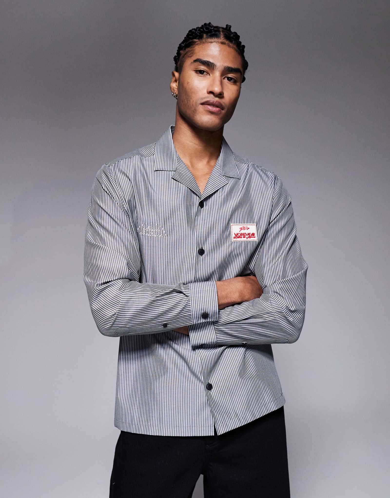 Рубашка в полоску с отложным воротником и вышивкой синего цвета от ASOS DESIGN