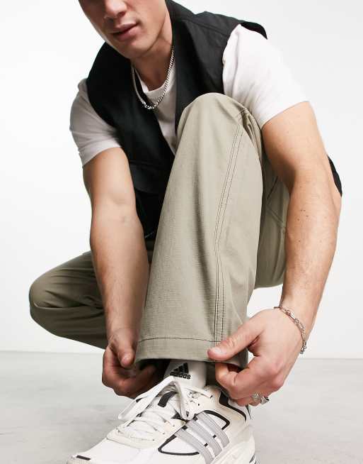 ASOS DESIGN relaxed cargo pants in ripstop in stone, 3 of 4