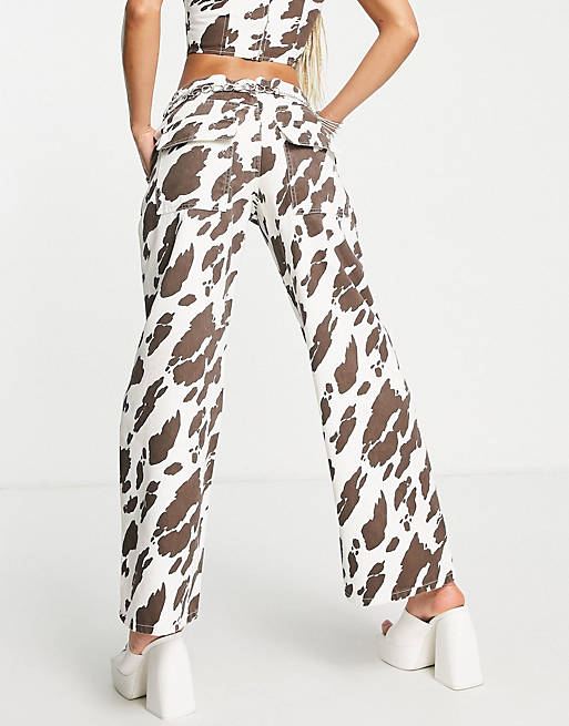 ASOS Damen Kleidung Hosen & Jeans Jeans Tapered Jeans Relaxed dad jean in cow print 