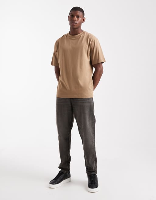 ASOS DESIGN – Relaxed Fit Basic-T-Shirt in Braun, 2 von 5