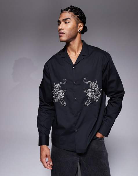 ASOS DESIGN – Relaxed-Fit-Hemd aus Popeline in Schwarz mit Reverskragen - view 1