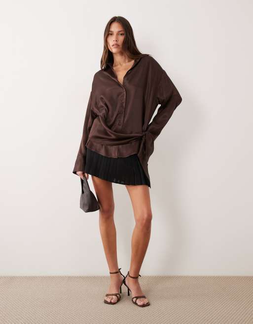 ASOS DESIGN – Relaxed-Fit-Hemd aus Satin in Schokobraun mit seitlicher Schnürung, 2 von 4