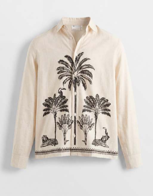 ASOS DESIGN – Relaxed-Fit-Hemd in Beige mit platziertem Palmen-Grafikprint, 6 von 7
