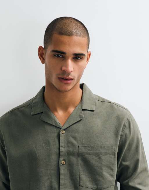 ASOS DESIGN – Relaxed-Fit-Hemd in Khaki mit Leinenanteil und Reverskragen, 4 von 5