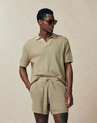 Relaxed-Fit-Polohemd aus gestricktem Airtex in Steinbeige mit eingekerbtem Ausschnitt, Kombiteil-Neutral Neutral M