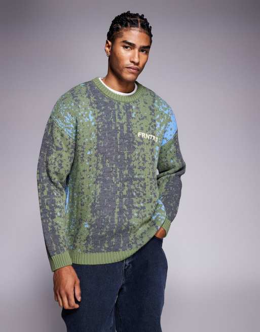 ASOS DESIGN – Relaxed-Fit-Strickpullover mit „FRNTRS“-Stickerei und Farbverlauf in Schwarz und Weiß