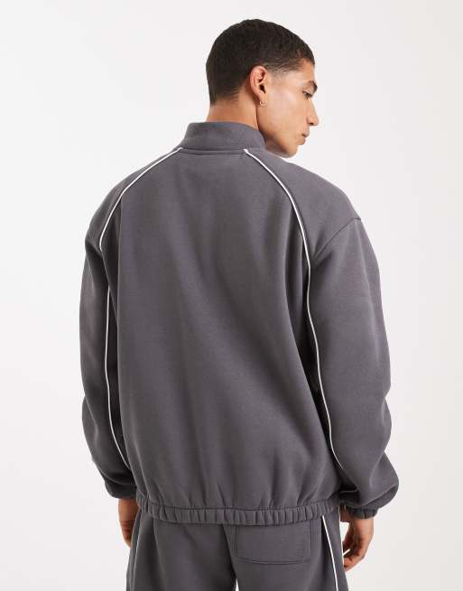 ASOS DESIGN – Relaxed-Fit-Trainingsjacke in Anthrazit mit Paspelierung, 3 von 5
