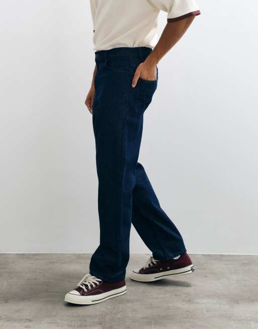 ASOS DESIGN Relaxed Jeans in mittelblauer Waschung mit Vintage-Waschung und Used-Effekten, 3 von 5