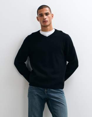 V Neck 3
