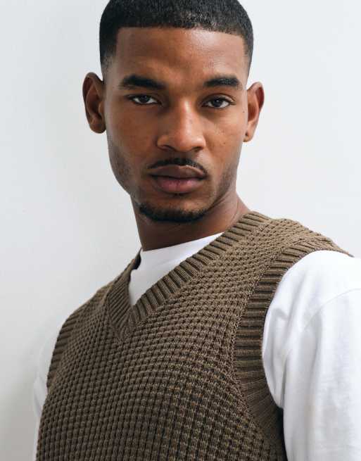  ASOS DESIGN relaxed knitted waffle vest in brown, 3 of 5