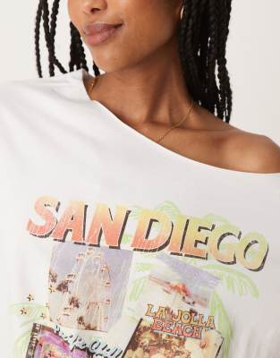Asos Design Relaxed Off Shoulder T-shirt With San Diego Graphic In White