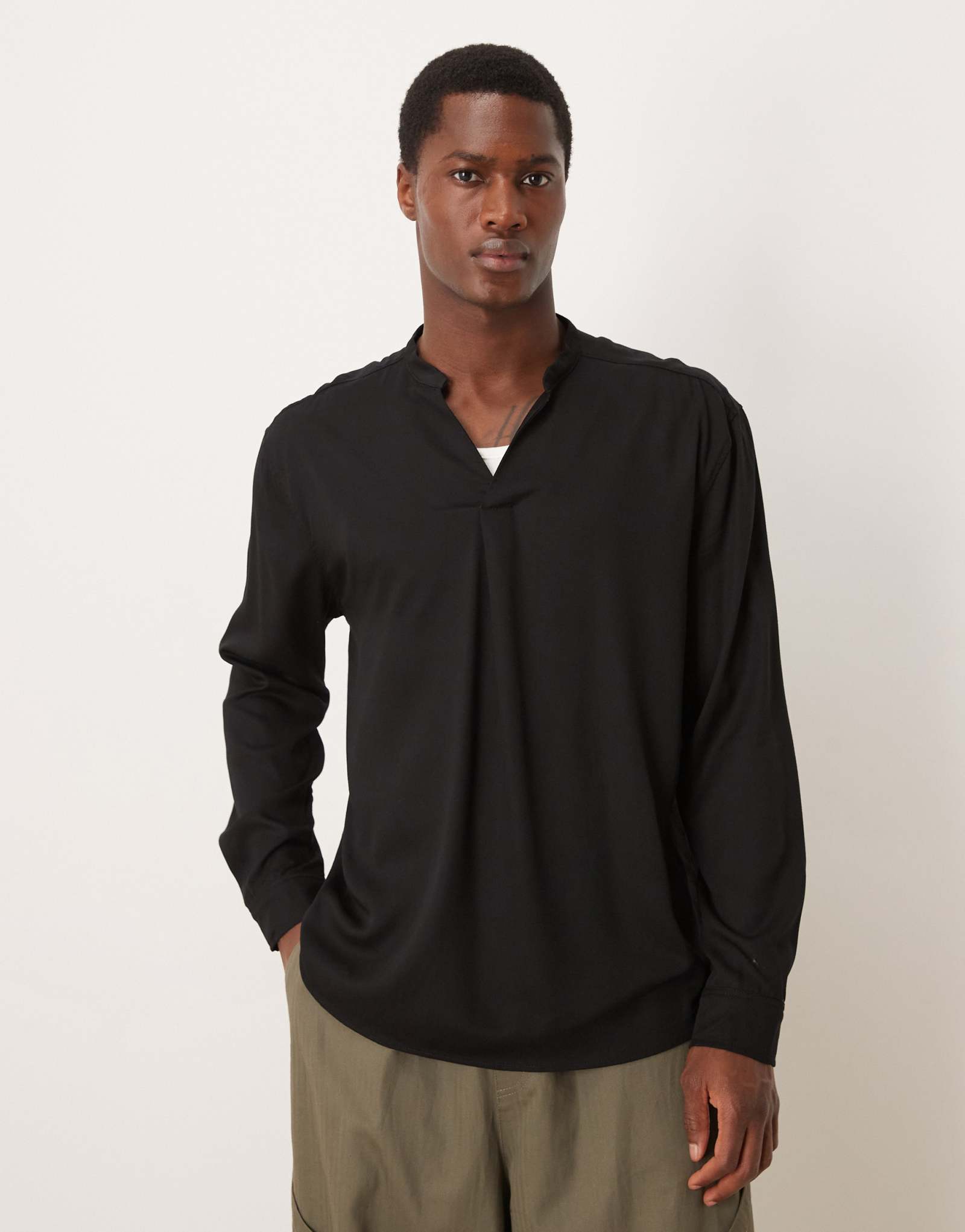 Непринужденная рубашка с открытым воротом от ASOS DESIGN черного цвета