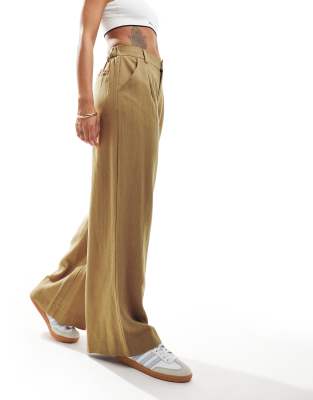 Shop ASOS DESIGN relaxed pull on trousers in tan Online – Trendy & Affordable Fashion