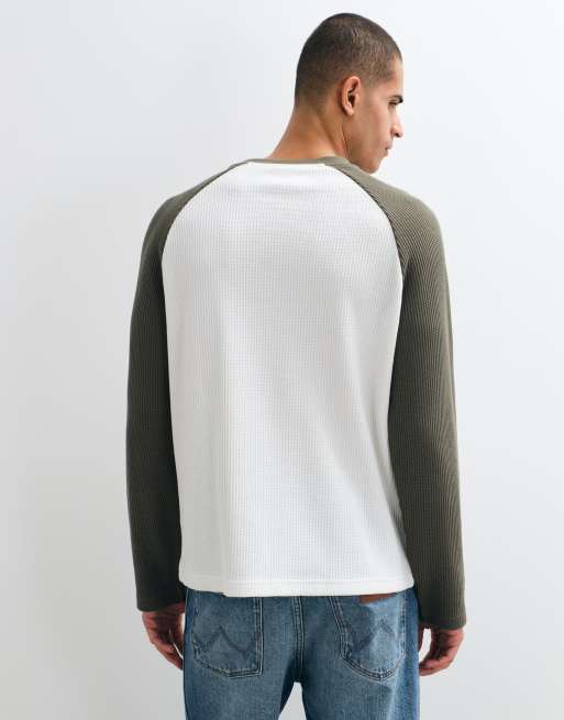 ASOS DESIGN relaxed raglan t-shirt in cream and khaki waffle, 3 of 8