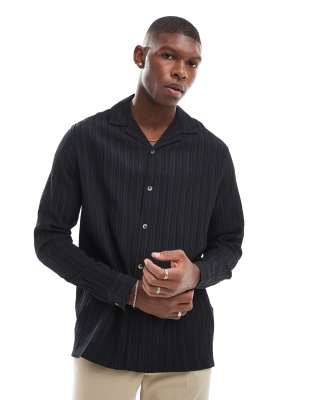 relaxed revere shirt in black