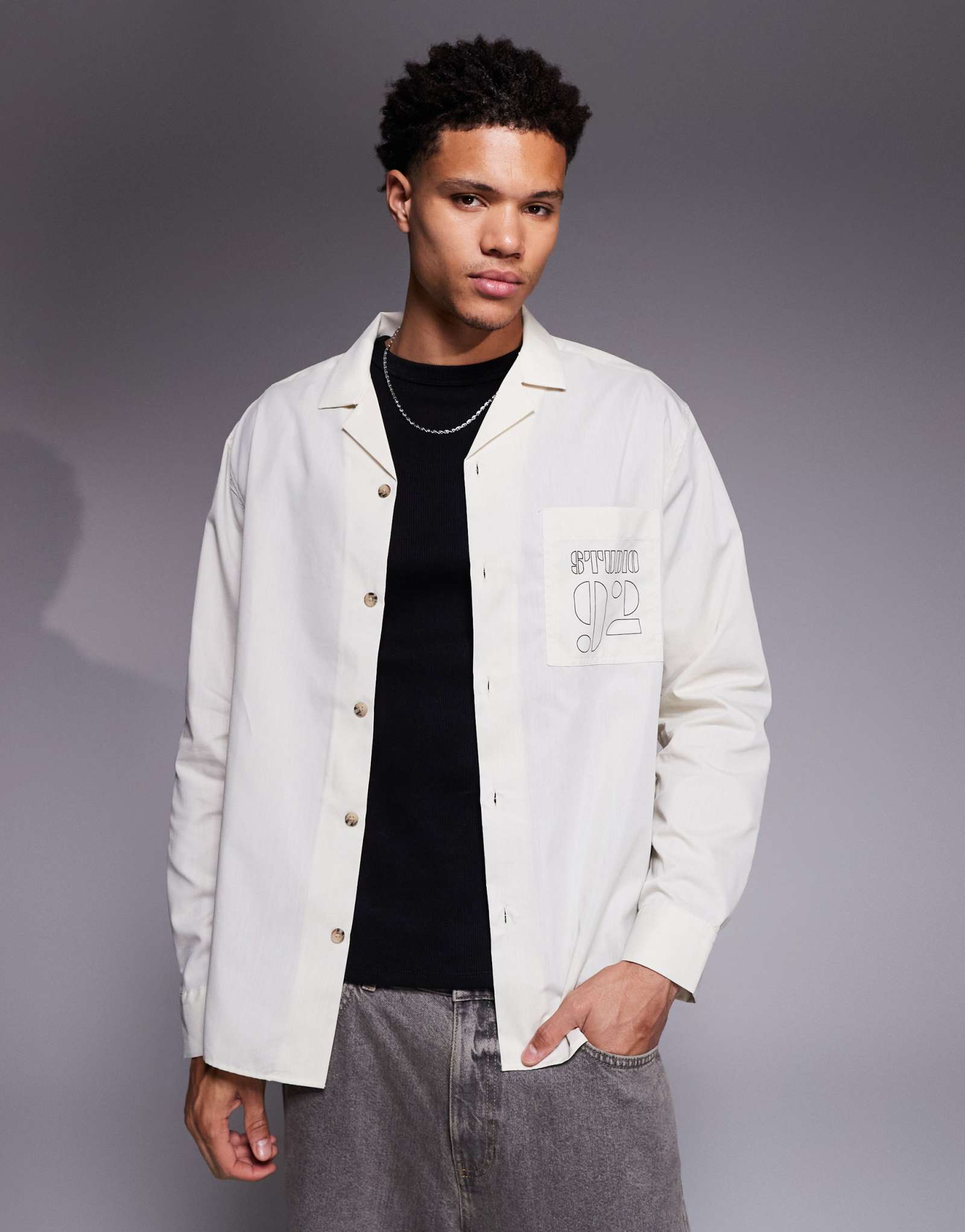 Непринужденная рубашка revere от ASOS DESIGN с вышивкой на спине и карманах бежевого цвета