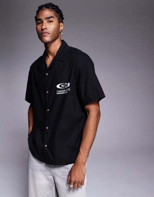 ASOS DESIGN - Camicia comoda nera con rever e stampa sul retro