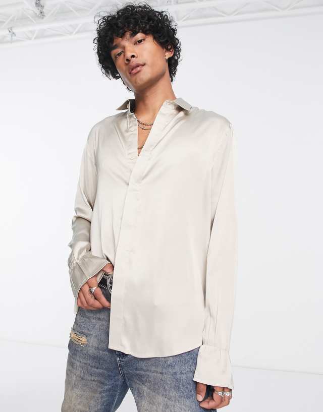 ASOS DESIGN - relaxed satin shirt with fluted cuff in champagne