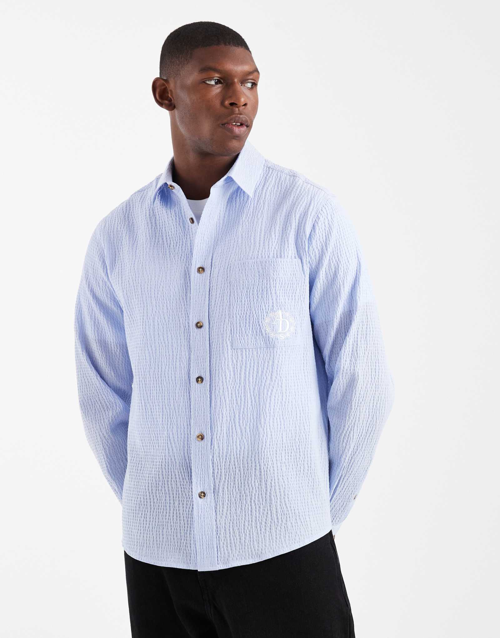 ДИЗАЙНЕРСКАЯ рубашка ASOS в непринужденном стиле с вышивкой синего цвета