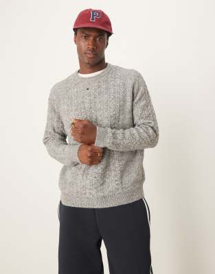 relaxed slouchy crew neck cable knit sweater in gray heather