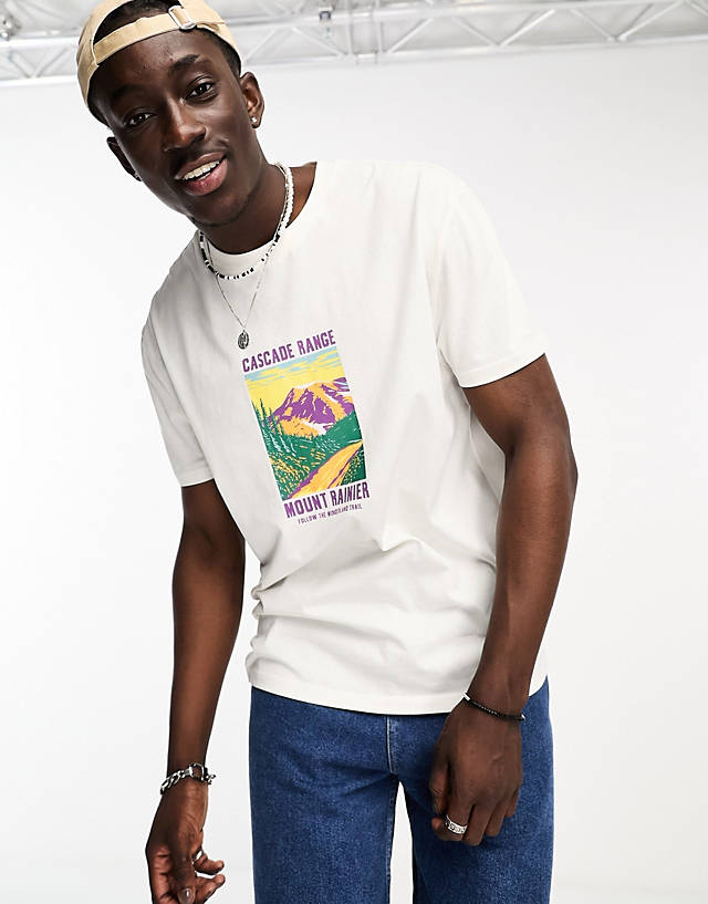 ASOS DESIGN - relaxed t-shirt in ecru with mountain chest print