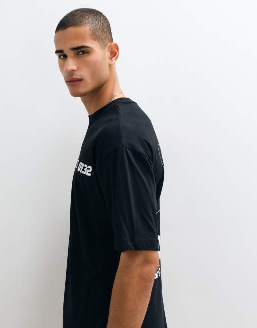 ASOS DESIGN relaxed t-shirt with Pokemon Dittto in black, 3 of 5