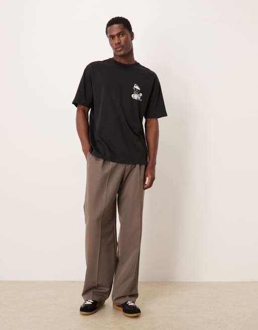 ASOS DESIGN relaxed t-shirt with small chest print in black, 2 of 5