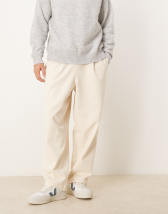 ASOS DESIGN – Elegante, schmal zulaufende Oversize-Hose in Weiß mit Bundfalten