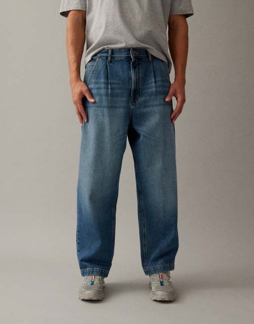 ASOS DESIGN relaxed tapered jeans in mid wash blue with pleats, 4 of 7