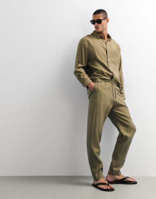 Непринужденные зауженные брюки ASOS DESIGN цвета хаки - часть комплекта желтого цвета