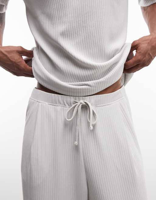 ASOS DESIGN relaxed tapered pleated plisse jogger in grey, 4 of 5