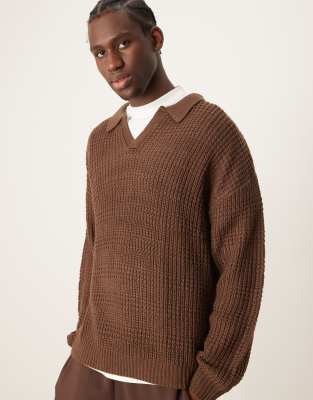 relaxed textured notch neck polo sweater in brown