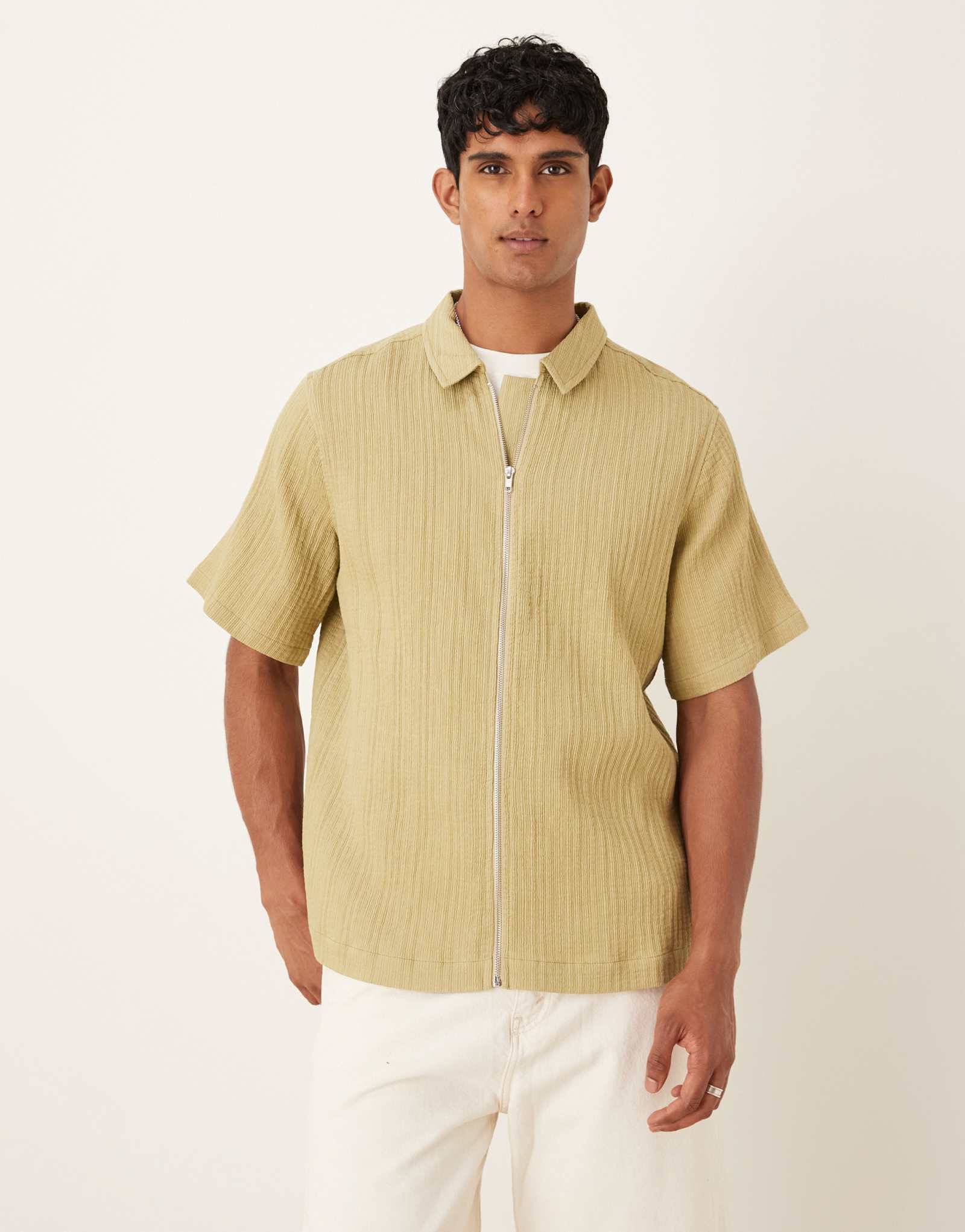 Рубашка ASOS DESIGN с непринужденной текстурой бежевого цвета