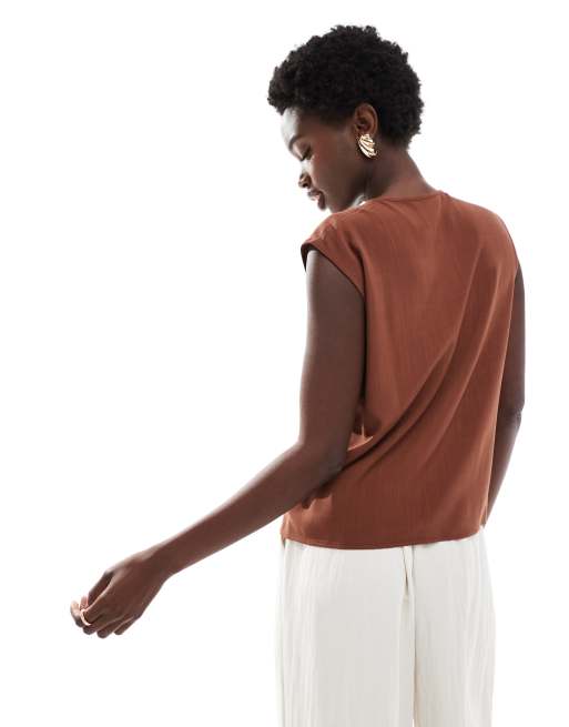 ASOS DESIGN relaxed vest in brown, 3 of 4